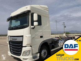 Camião DAF XF105 105.460, porta contentores usado