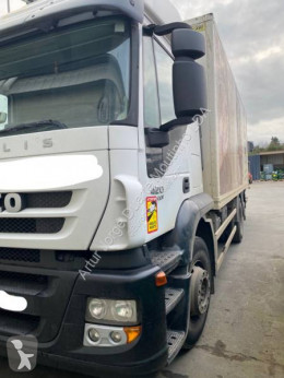 Camión Volvo FM 460 volquete de obra usado