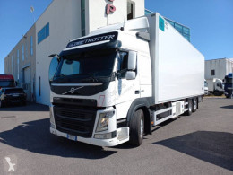Vrachtwagen isotherm Volvo