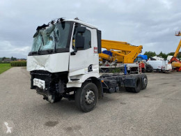 Renault C-Series 520 truck damaged chassis
