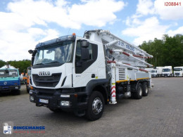 Kamyon beton beton pompası Iveco AT260T41 Mecbo concrete pump 37 m