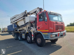 Vrachtwagen Astra HD7/C 84.40 tweedehands beton mixer + pomp