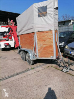 Remolque Pferdeanhänger transporte de caballos usado