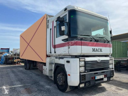 RenaultMagnum