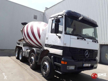 MercedesActros3235