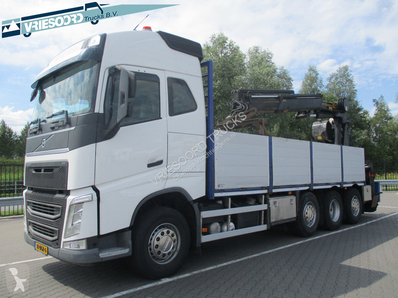 Camion Volvo 24V3C