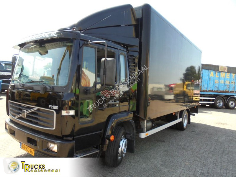 Vrachtwagen Volvo 8.180 + Manual + Dhollandia Lift