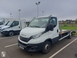 camion vehicul de tractare Iveco
