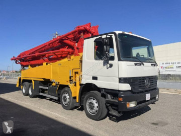 MercedesActros3235