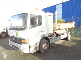 MercedesAtego1318