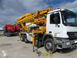 MercedesActros3241