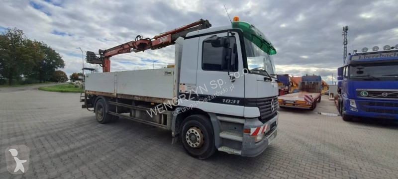 Camion Mercedes Pojazd ciężarowy Mercedes Benz...