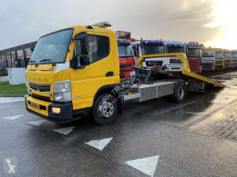 camion vehicul de tractare Fuso