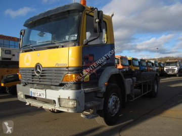 MercedesAtego1823