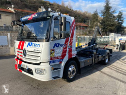 MercedesAtego1330