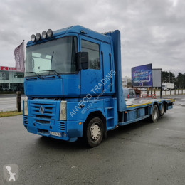 RenaultMagnum