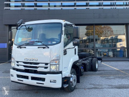 Isuzu
