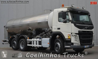 camion cisternă Volvo