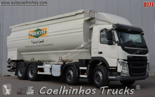 camion cisternă transport alimente Volvo