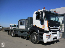 camion vehicul de tractare Iveco