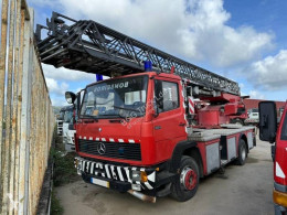 camion autospecială-cisternă stingere incendii de pădure Mercedes