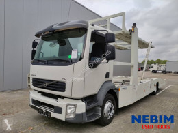 camion pentru transport autovehicule Volvo
