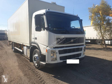 Camion fourgon déménagement Volvo