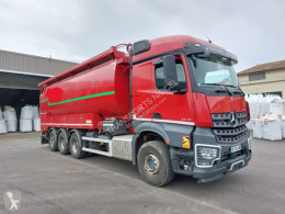 camion cisternă transport pulverulent Mercedes
