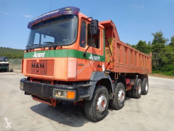 Camion benne MAN