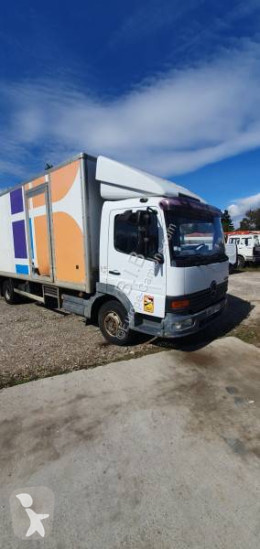 Camion fourgon polyfond Mercedes