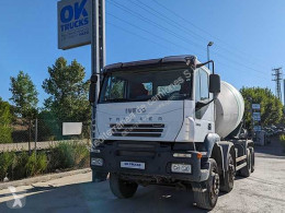Camión cisterna gránulos / polvo Iveco