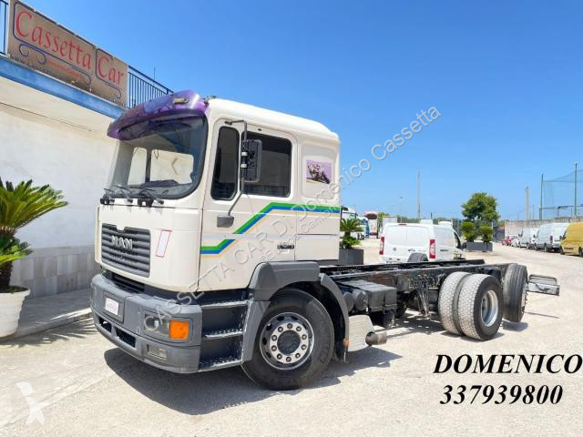 Véhicule utilitaire MAN 26 414 F ADR TELAIO