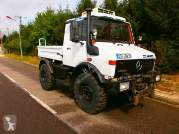 Camion Mercedes Unimog