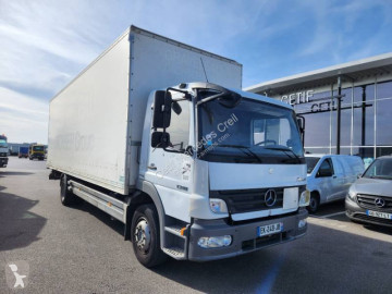 Camion fourgon polyfond Mercedes