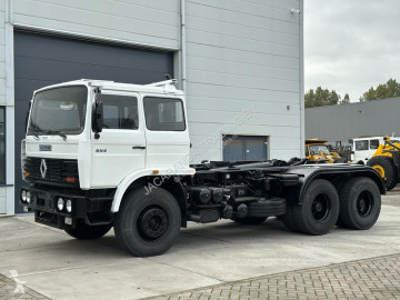 Camion militaire Renault