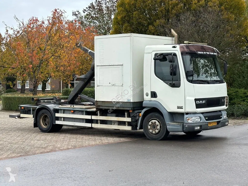 Camión DAF 180!! HAAKARM/CONTAINER!!MOBILE...