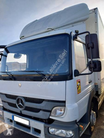 Camion fourgon déménagement Mercedes