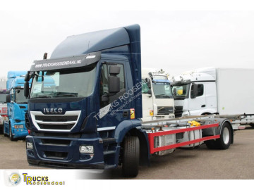 Camión chasis Iveco
