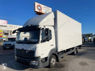 Camion fourgon Mercedes