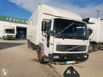 Camion fourgon Volvo