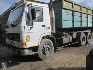 Camion polybenne Volvo