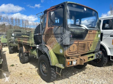 Camion militaire Renault
