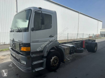 Camion châssis Mercedes