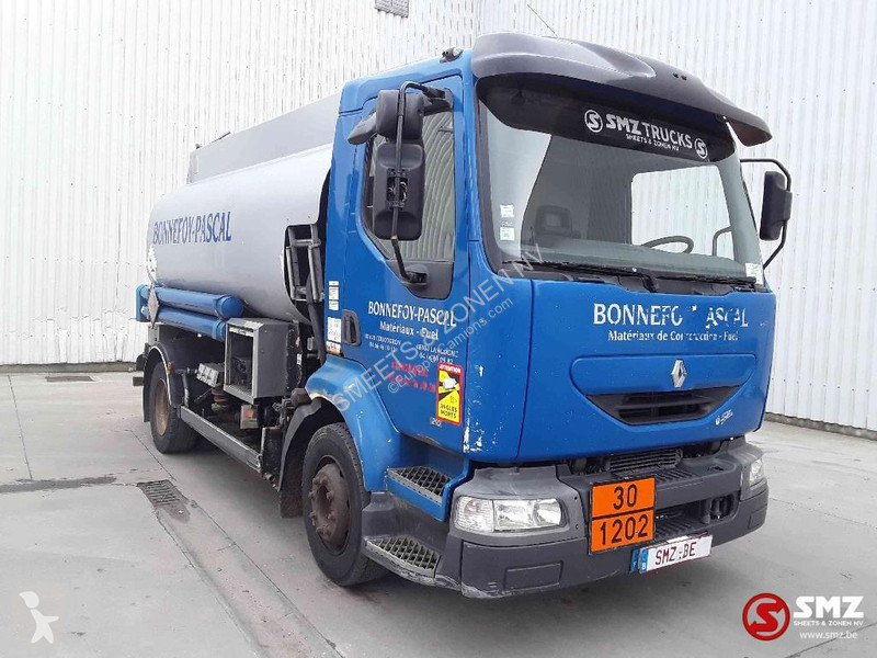 Kamion Renault 210 8000L manual pump