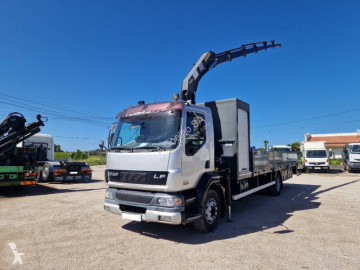 Camion grue standard DAF