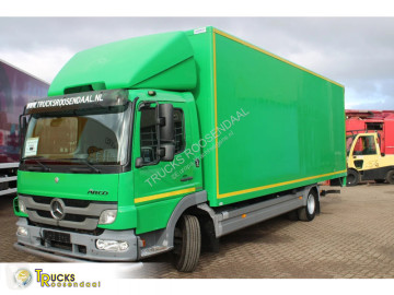 Camion fourgon Mercedes
