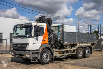 Camion benne Mercedes