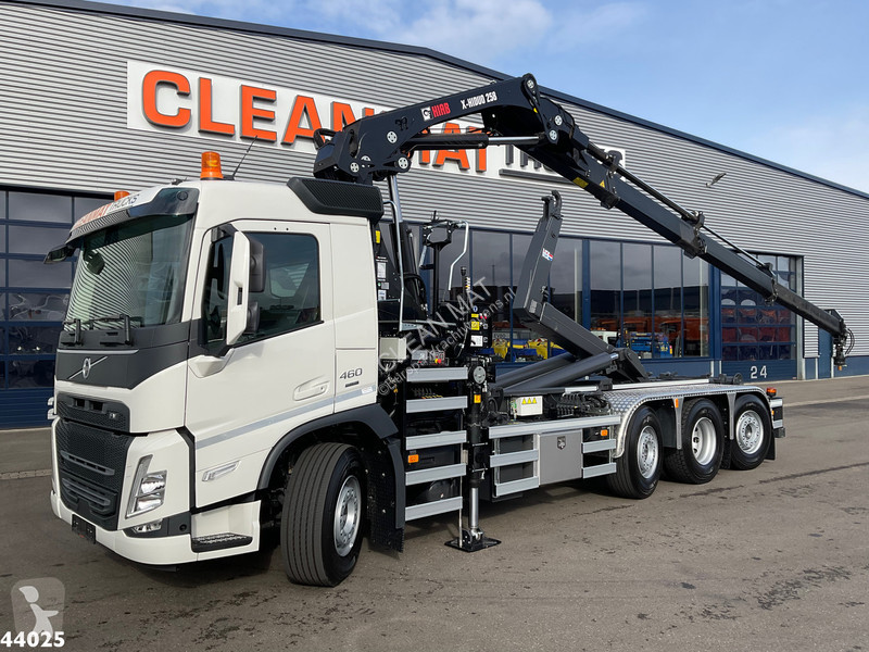 Camion Volvo FM 8x2 Hiab 25 Tonmeter laadkraan