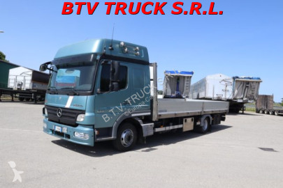 Camion plateau Mercedes