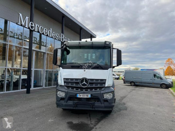 Camion grue Mercedes